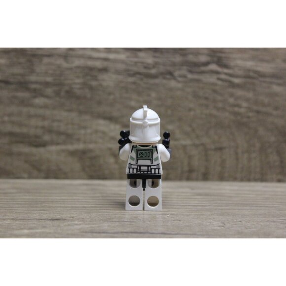 LEGO Star Wars Phase 1 Horn Company Clone Trooper w/ guns SW0298 #7913 pack part - Picture 3 of 5